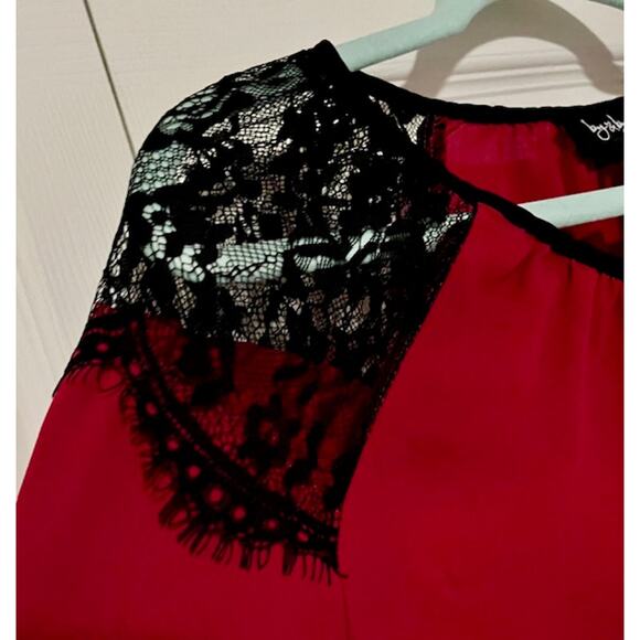Crimson and Black Women's Blouse Size XL - Picture 4 of 9